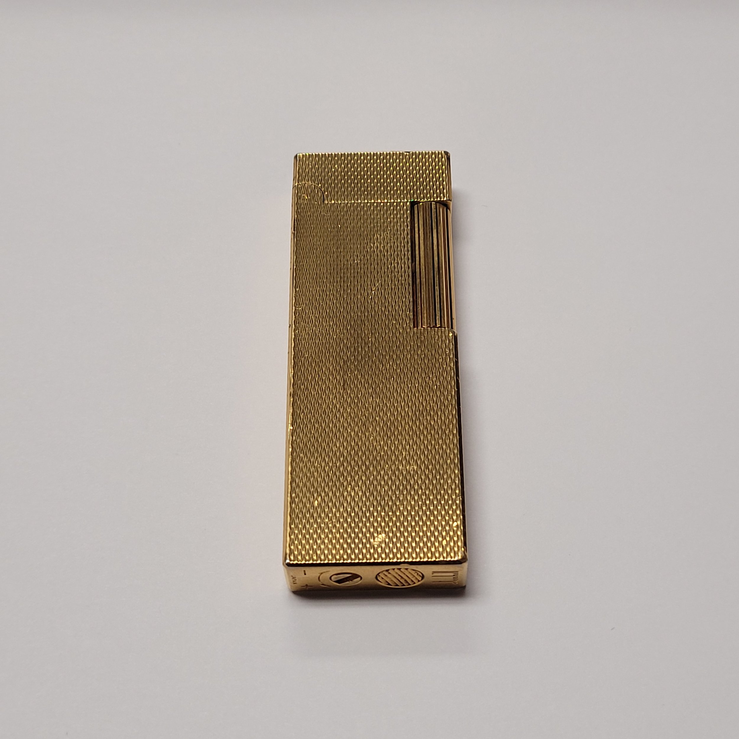 Alfred Dunhill Slimline Barley Gold Plated — Elegant Lighters :: Selling & repairing high-end and vintage lighters since 1957! – S.T. Dupont, Alfred Alfred Dunhill Slimline Barley Gold Plated — Elegant Lighters :: Selling & repairing high-end and vintage lighters since 1957! – S.T. Dupont, Alfred